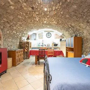 Apartment La Taverna Da Irene, Roe